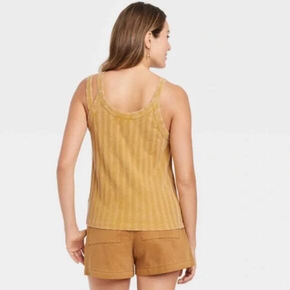 Universal Thread Slim Fit Gold Yellow Tank Top Medium NEW - Picture 2 of 6